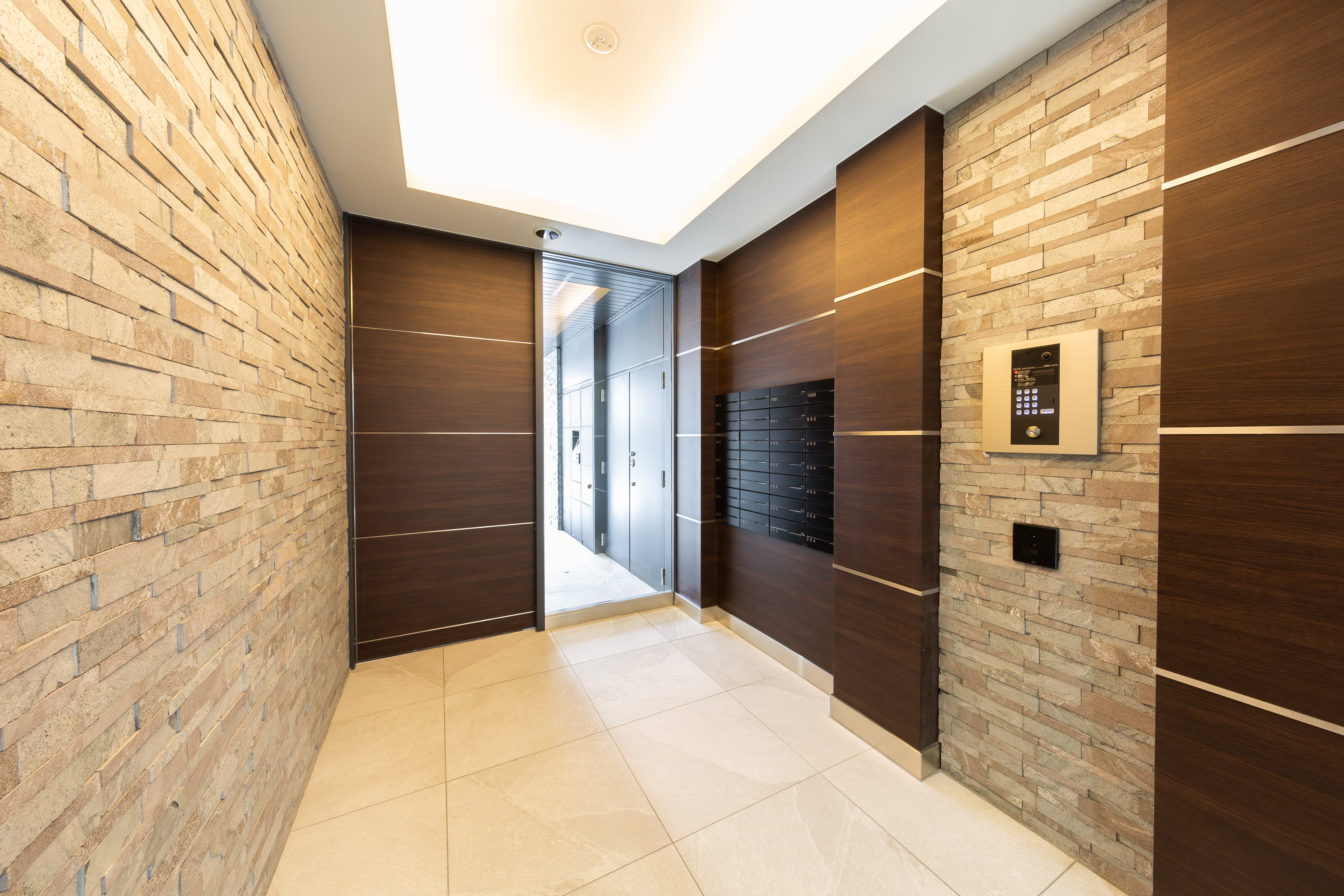 MODERN  LA ・TOUR   YANAGIMACHI