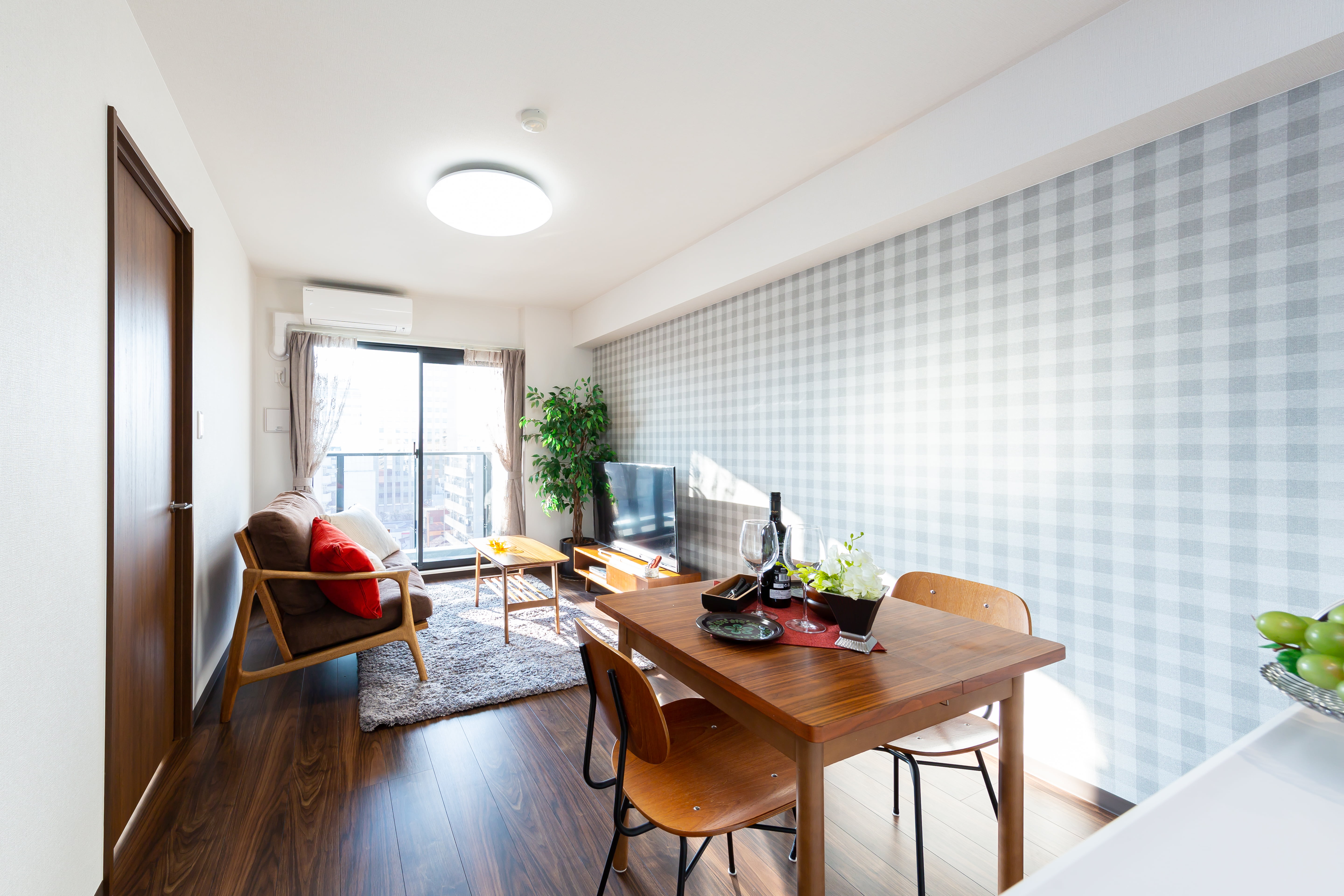 MODERN  LA ・TOUR   YANAGIMACHI